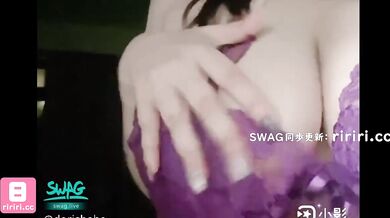 我爱巨乳台妹！SWAG肉弹御姐天花板『dorisbebe』夸张H罩杯美艳爆乳手感堪比揉白面团骚得不行 (11)